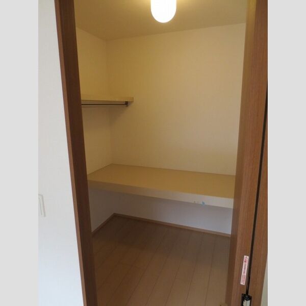 収納 (ウォークインクローゼット)