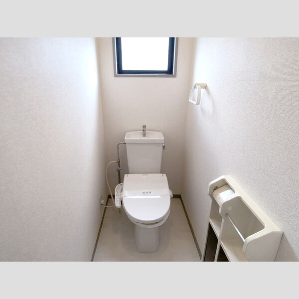 トイレ (トイレ)
