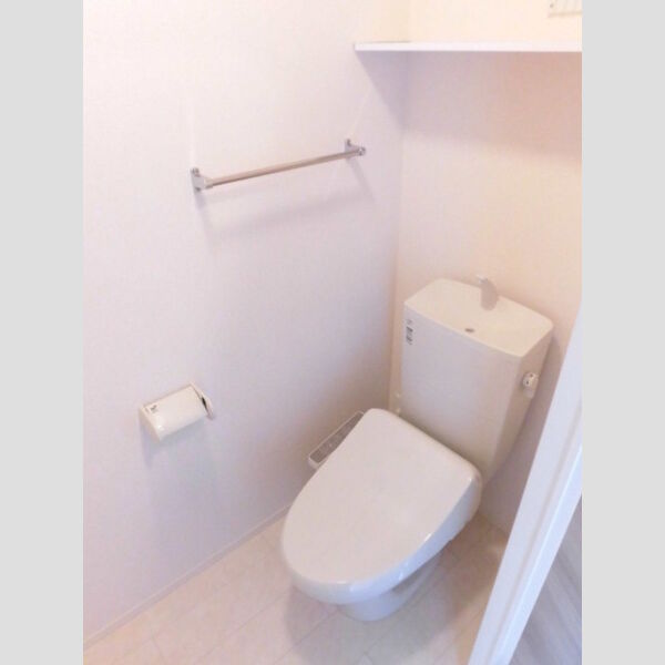 トイレ (トイレ)