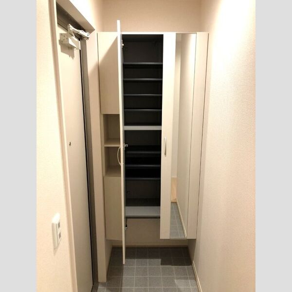 玄関 (シューズボックス)