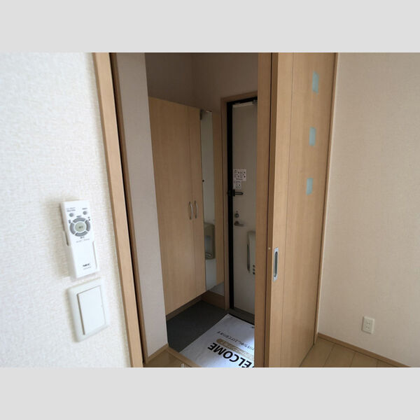 玄関 (玄関)
