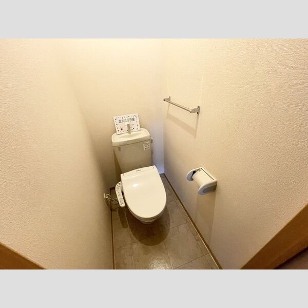 トイレ (トイレ)