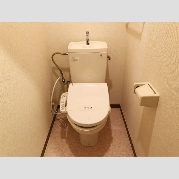 トイレ (トイレ)