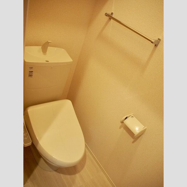 トイレ (トイレ)
