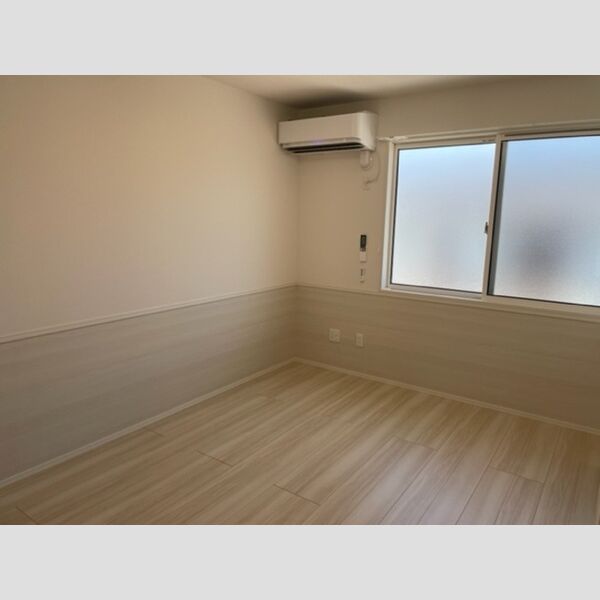 その他 (北側洋室)