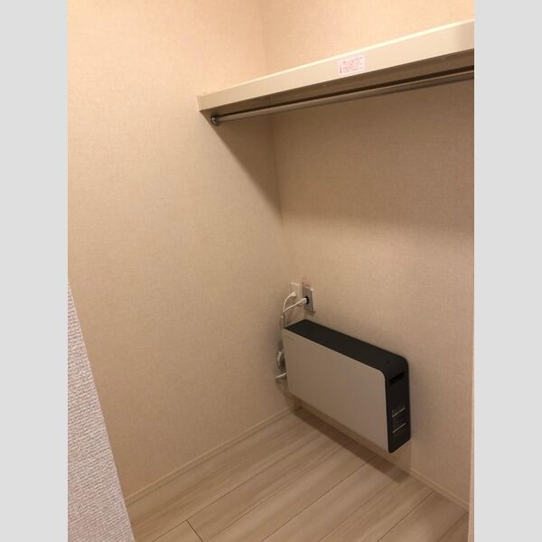 収納 (ウォークスルークローゼット)