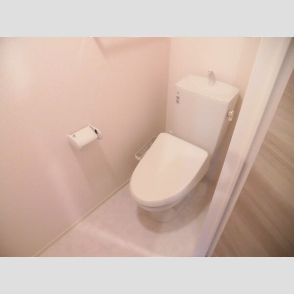 トイレ (トイレ)