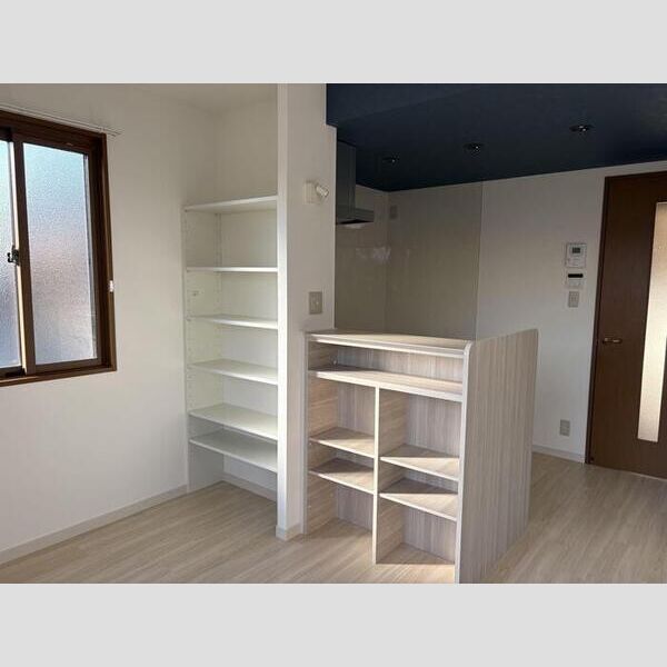 その他 (収納棚)