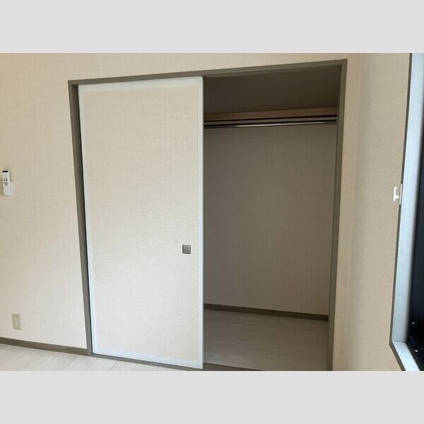 収納 (北洋室収納)