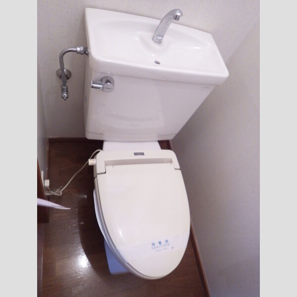 トイレ (トイレ)