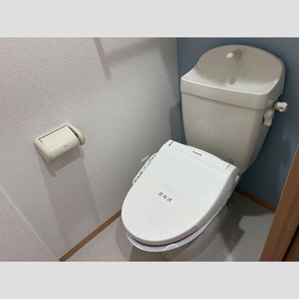 トイレ (トイレ)