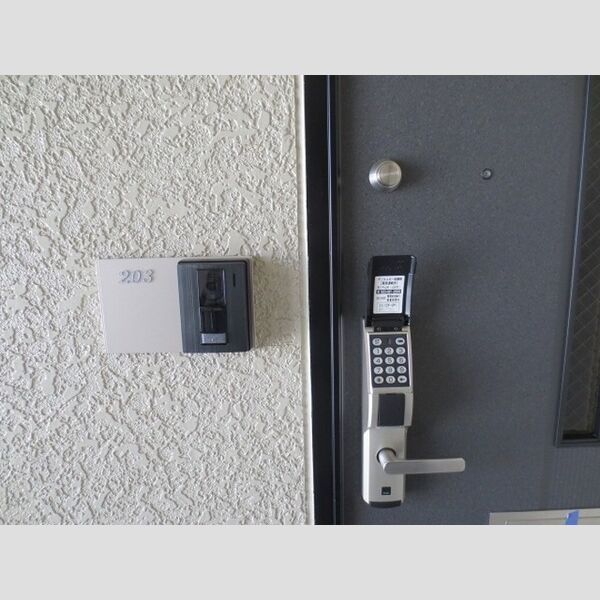 その他設備 (玄関前)