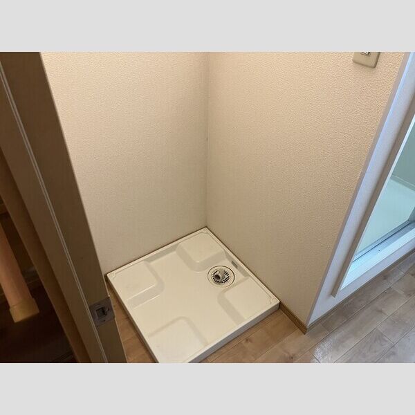 その他 (洗濯機置き場)