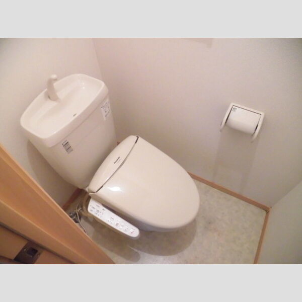 トイレ (トイレ)