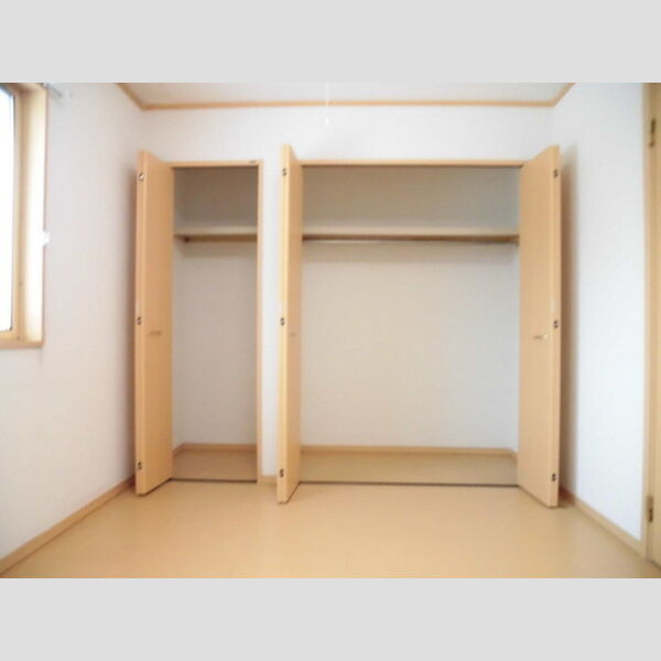 収納 (2階北洋室)