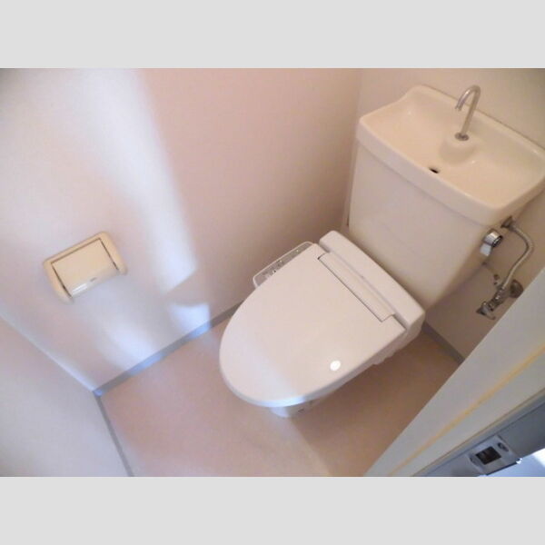 トイレ (トイレ)