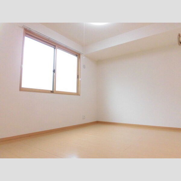 その他 (北側でも大きい窓で明るいですね☆)