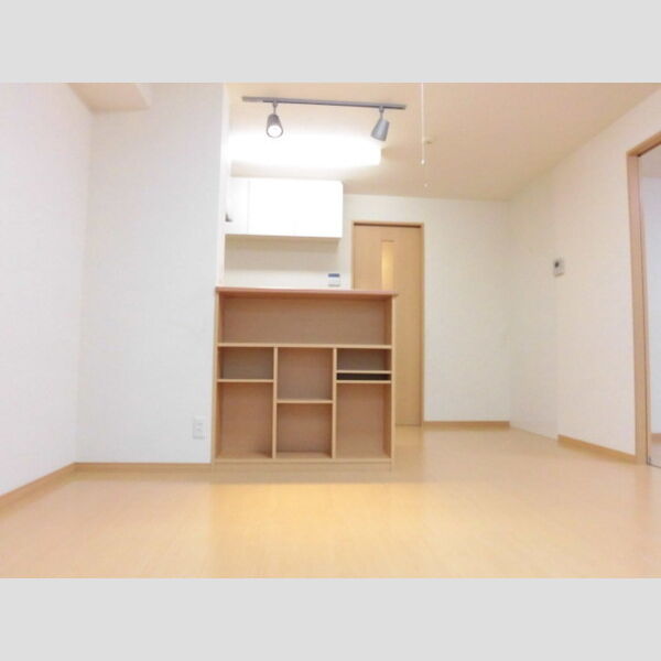 居室・リビング (棚付リビング☆スポットライトがオシャレですね♪)