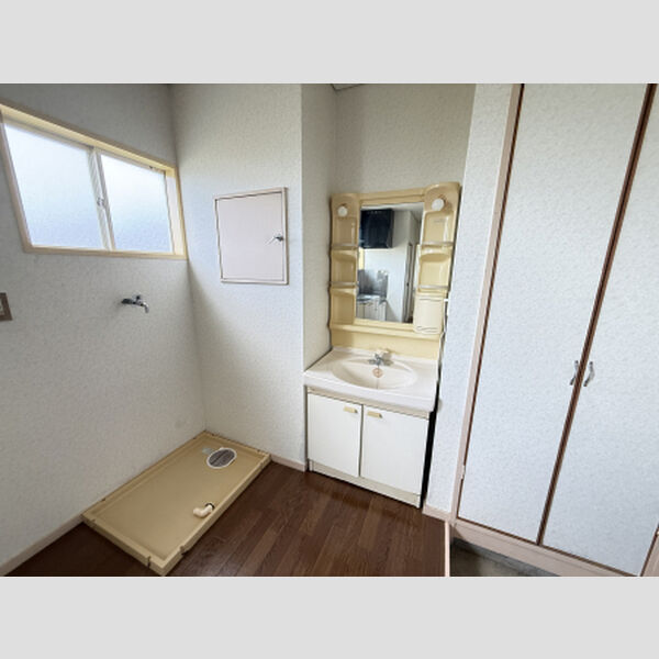 洗面所 (洗面化粧台・洗濯機置き場)