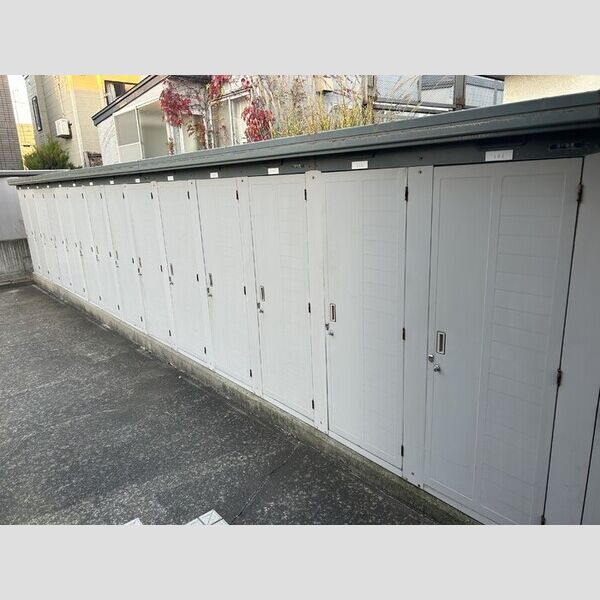 現地周辺 (物置)