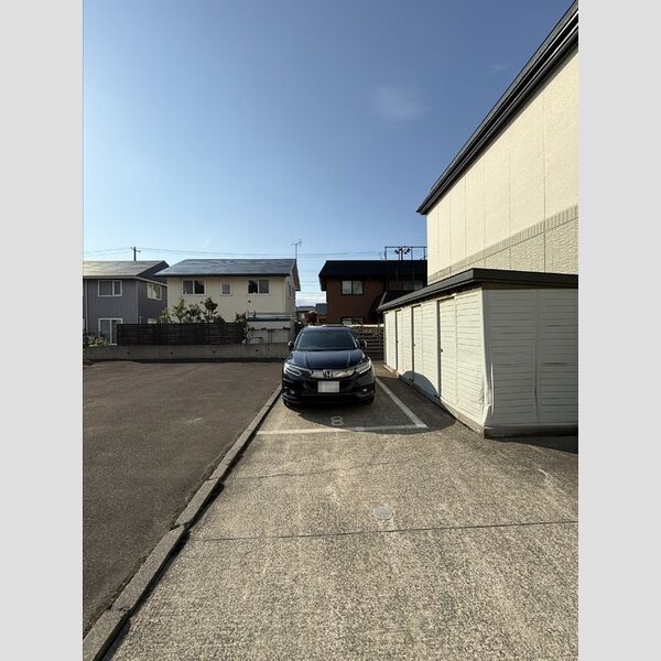 駐車場 (駐車場2)