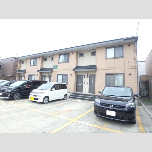 建物外観 (駐車場)