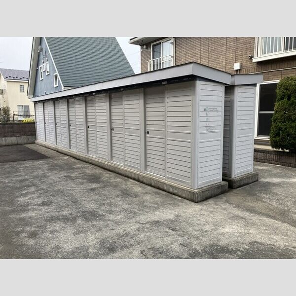 現地周辺 (物置)