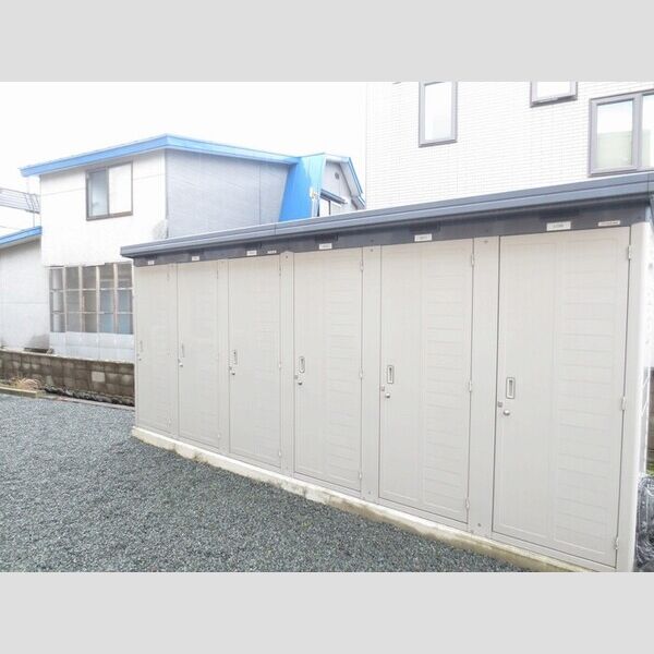 現地周辺 (物置)