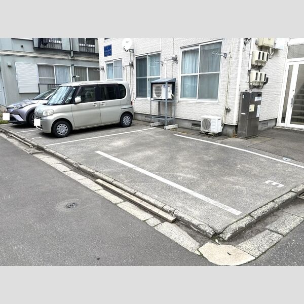 駐車場 (駐車場)