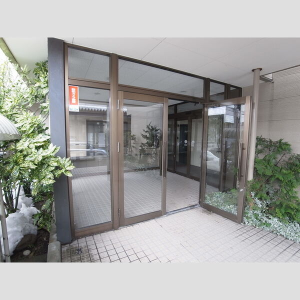 エントランス (共用エントランス)