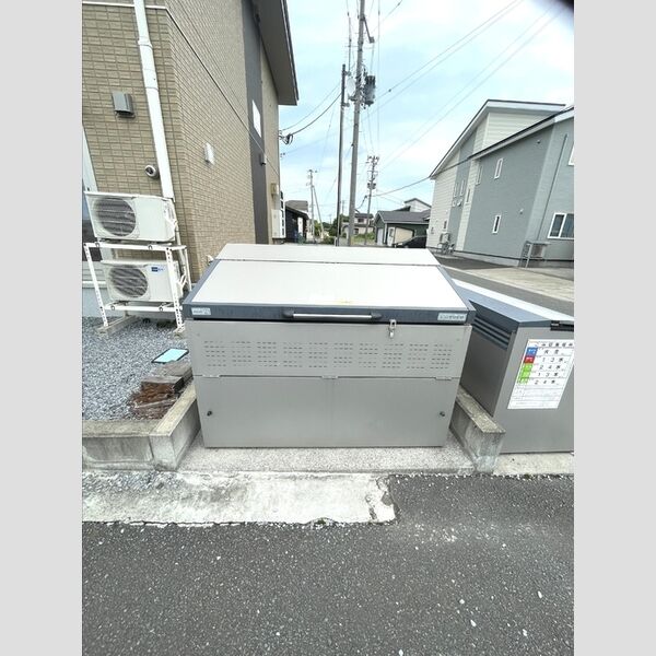 現地周辺 (ゴミ庫2)