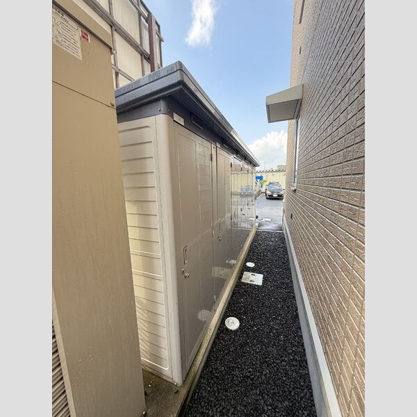 現地周辺 (物置)