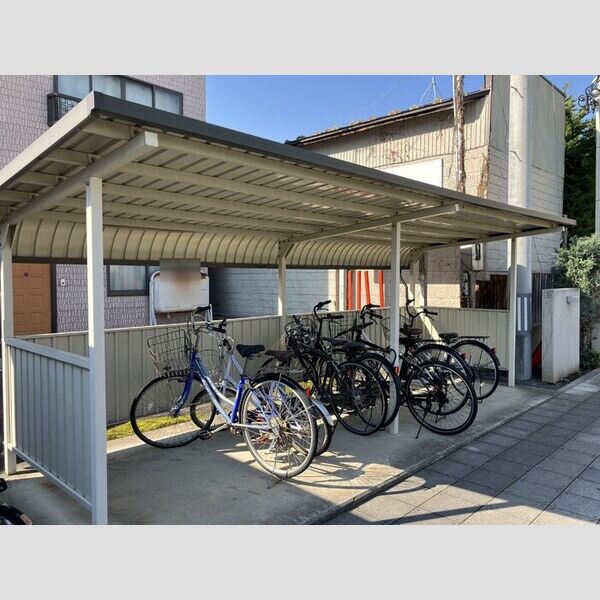 現地周辺 (駐輪場)