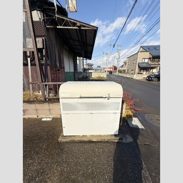 現地周辺 (ゴミステーション)