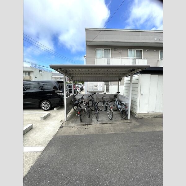 現地周辺 (駐輪場2)