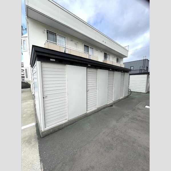 現地周辺 (物置)