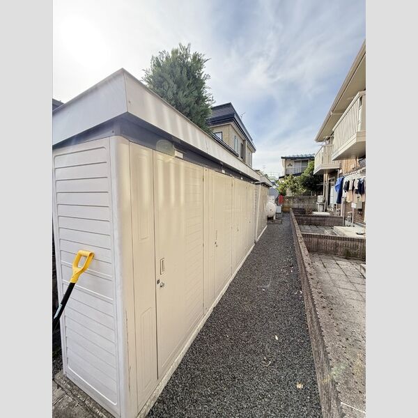 現地周辺 (物置)