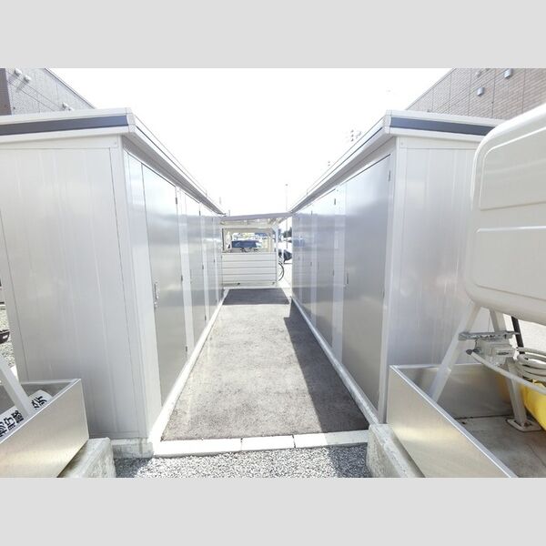 現地周辺 (物置)