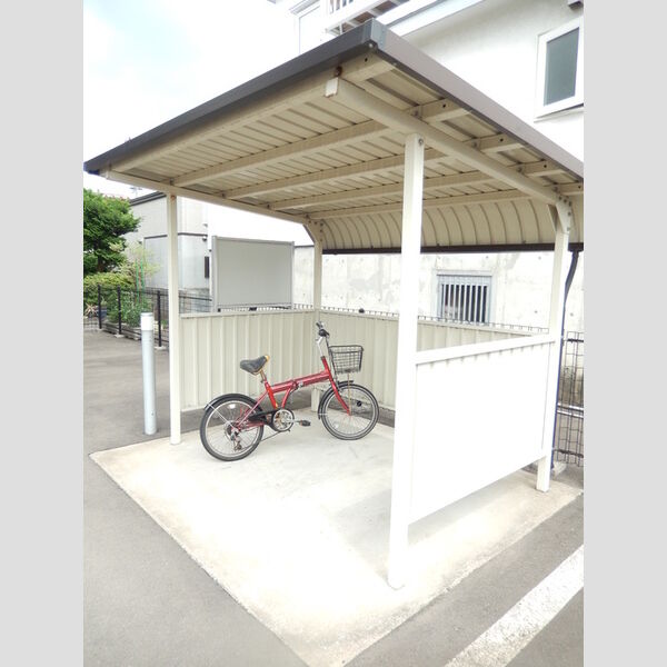 現地周辺 (駐輪場)