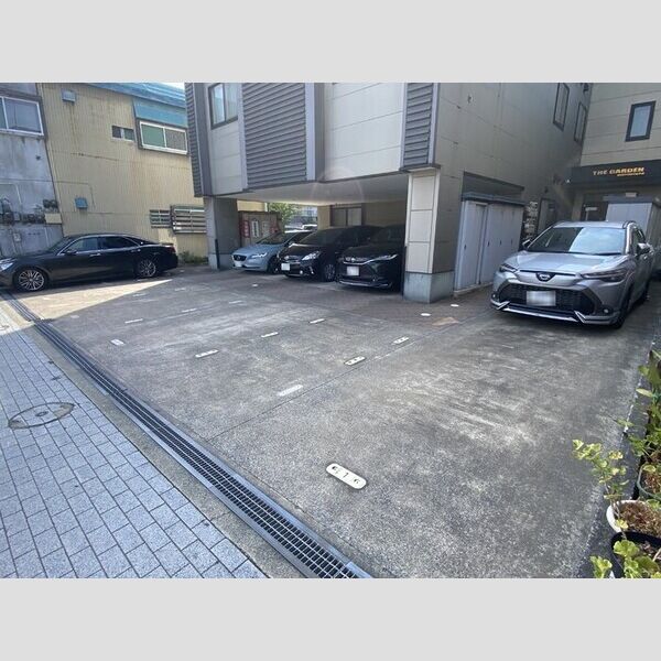 駐車場 (駐車場)