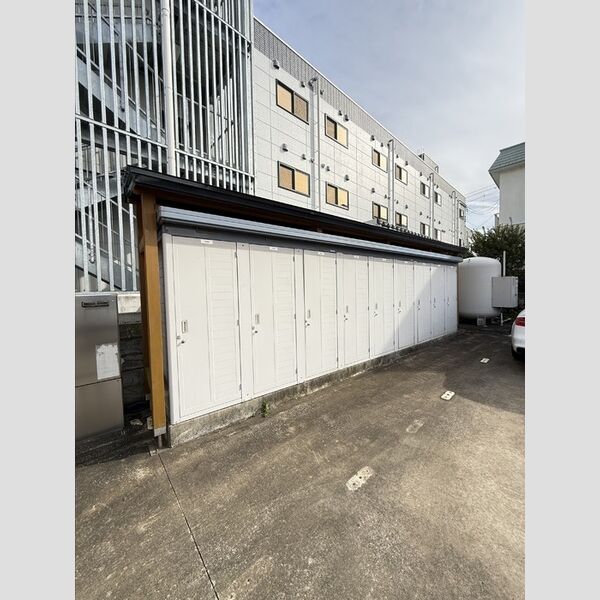 現地周辺 (物置)