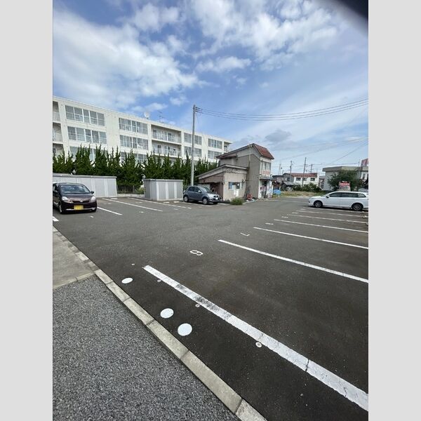 駐車場 (駐車場)