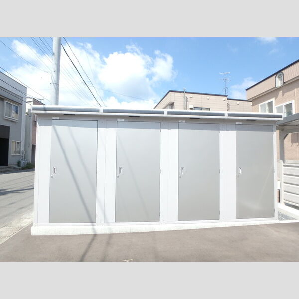 現地周辺 (物置)