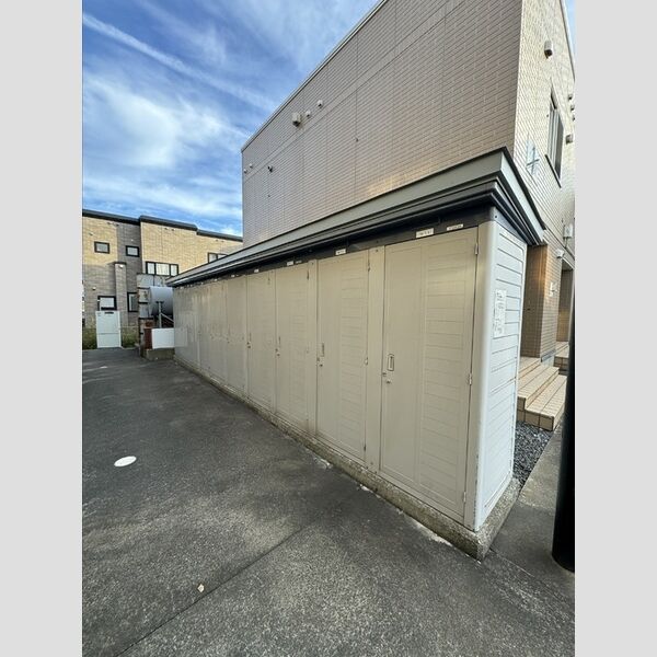 現地周辺 (物置)