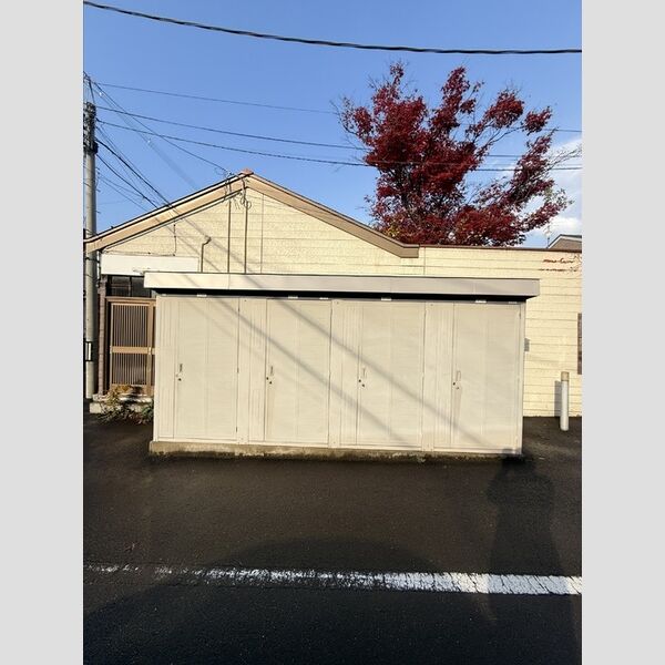 現地周辺 (物置)