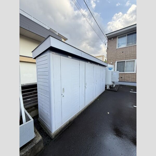 現地周辺 (物置)