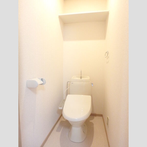 トイレ (トイレ)