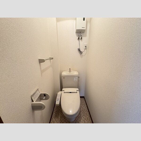 トイレ (トイレ)