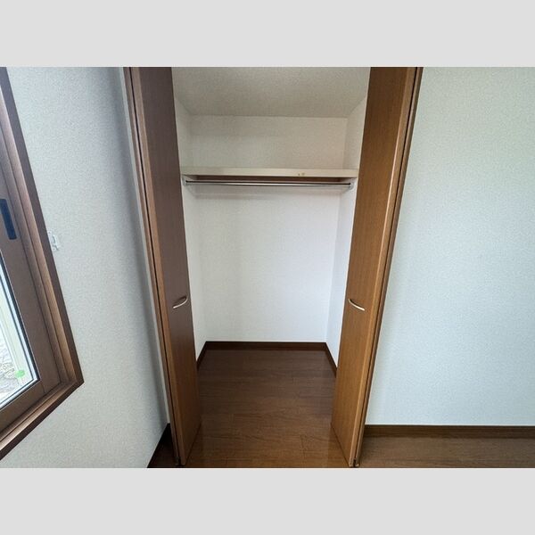 収納 (洋室　クローゼット)