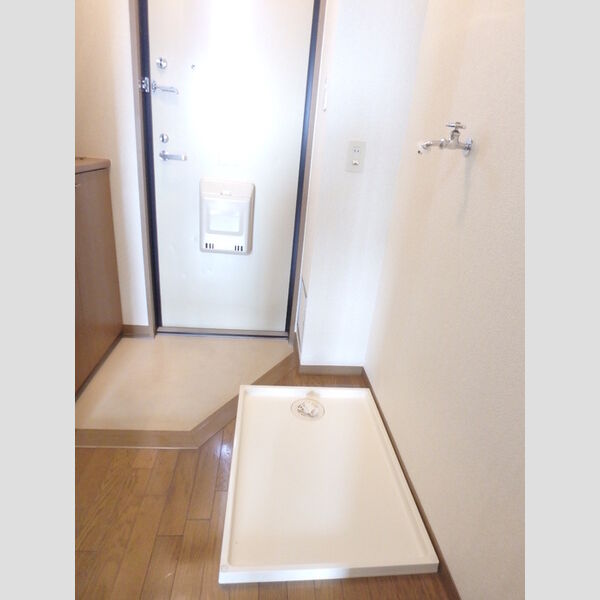 その他 (洗濯機置き場)